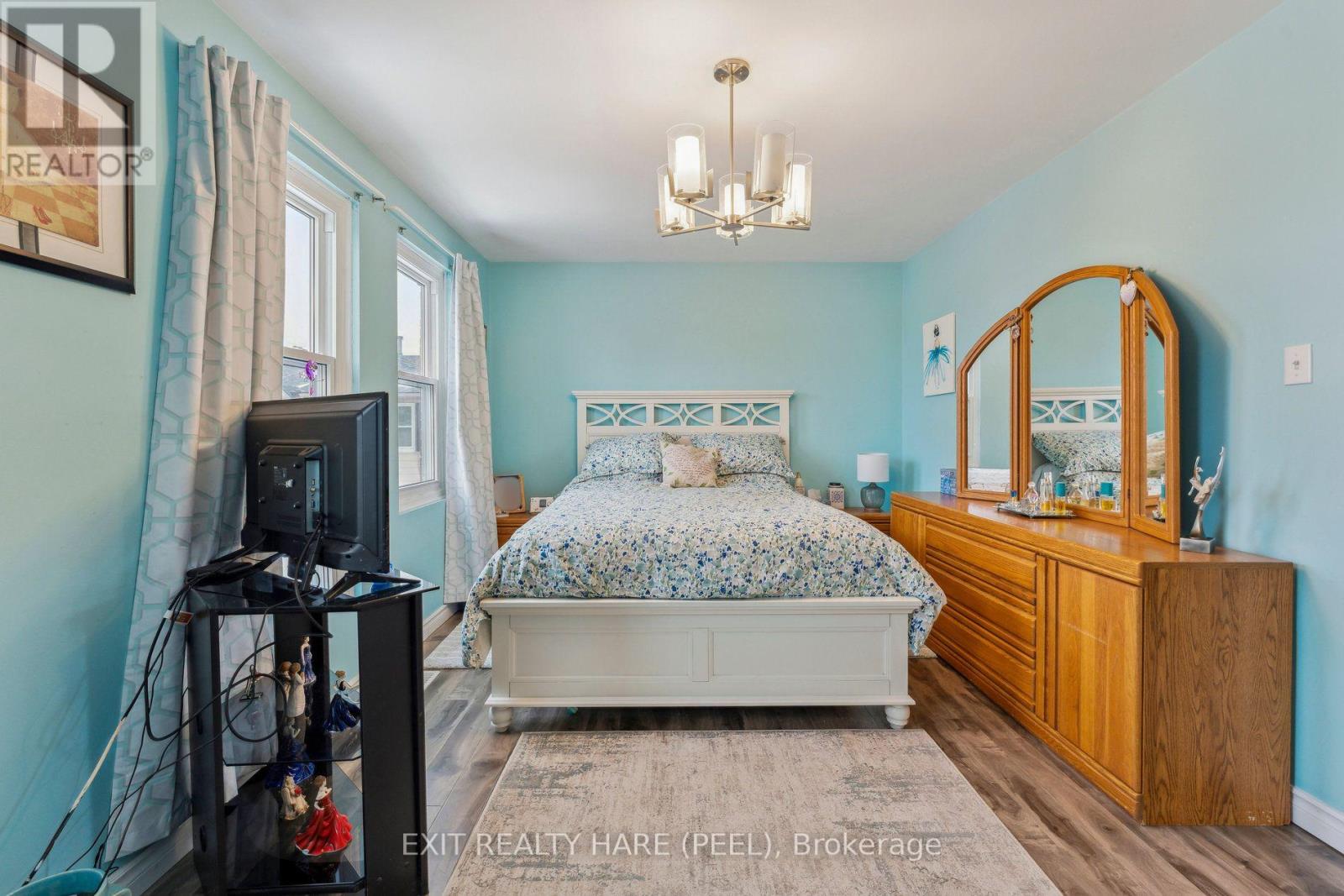 #78 900 CENTRAL PARK DRIVE N - Image 18