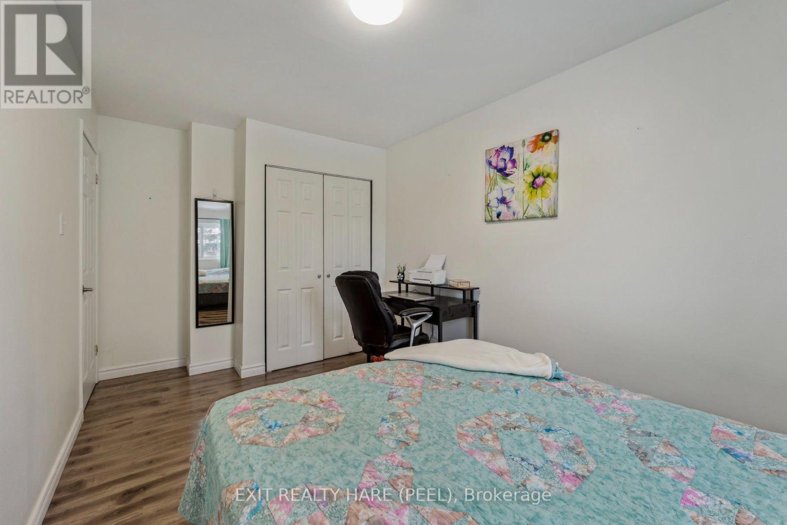 #78 900 CENTRAL PARK DRIVE N - Image 21