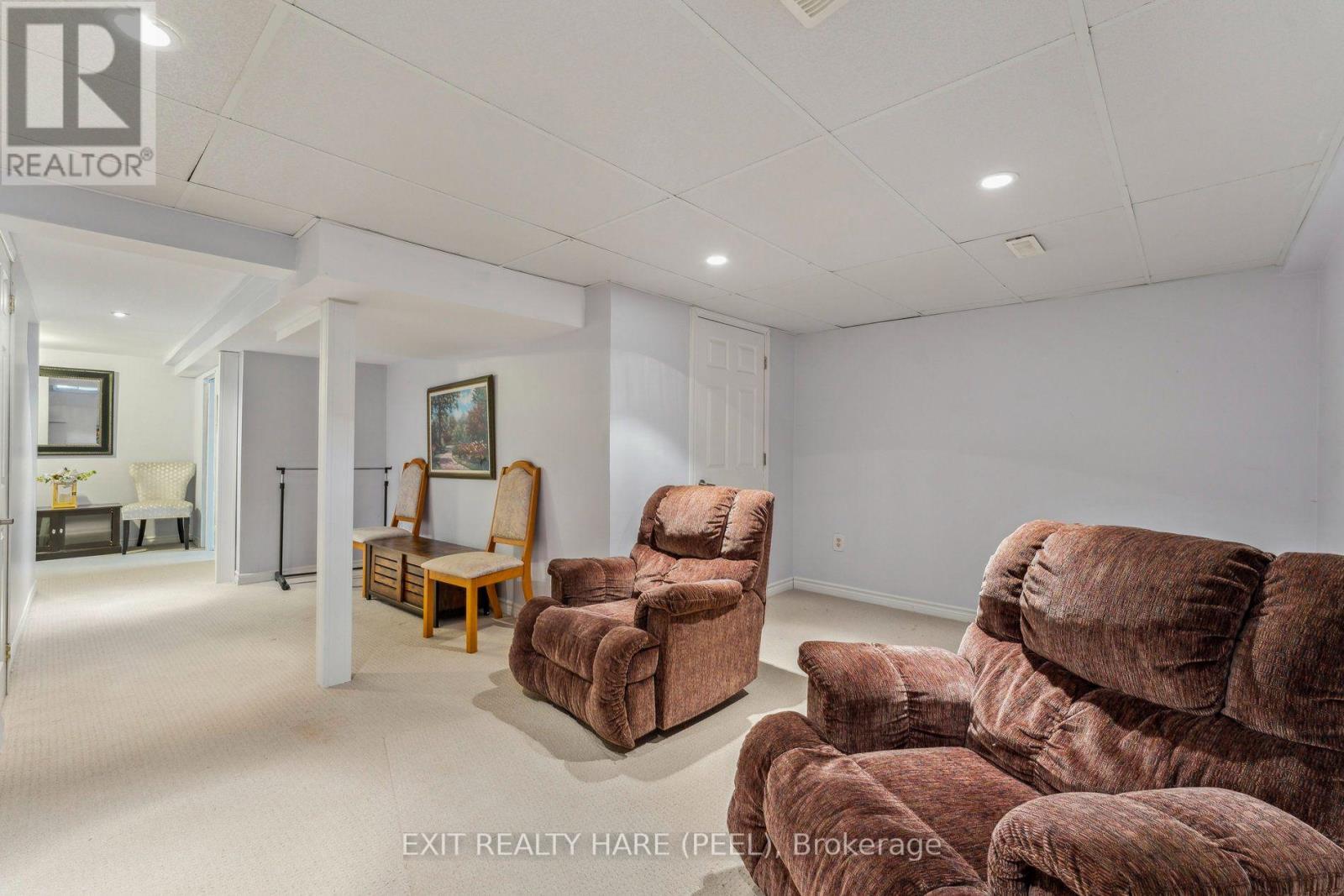 #78 900 CENTRAL PARK DRIVE N - Image 25