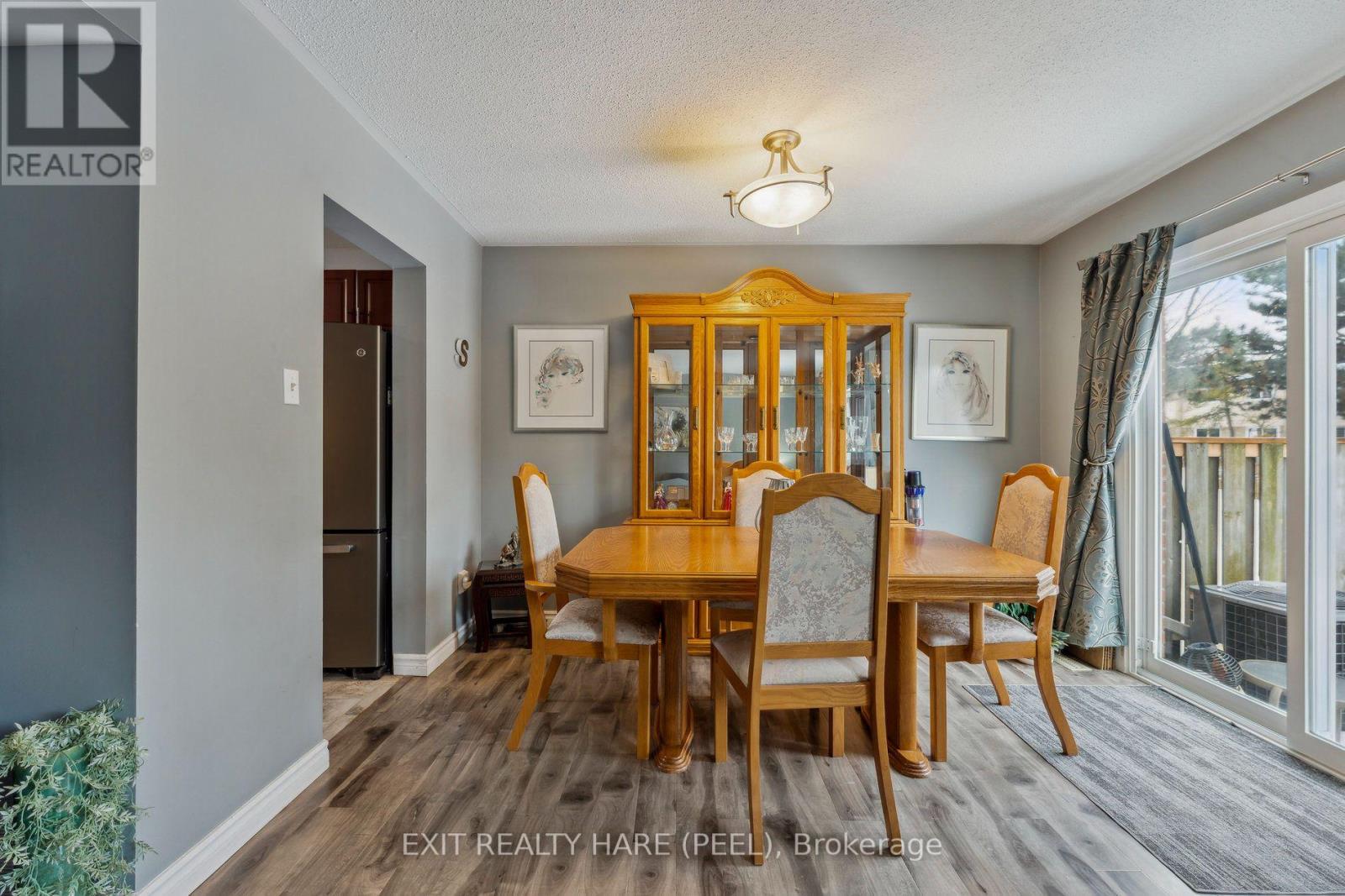 #78 900 CENTRAL PARK DRIVE N - Image 6