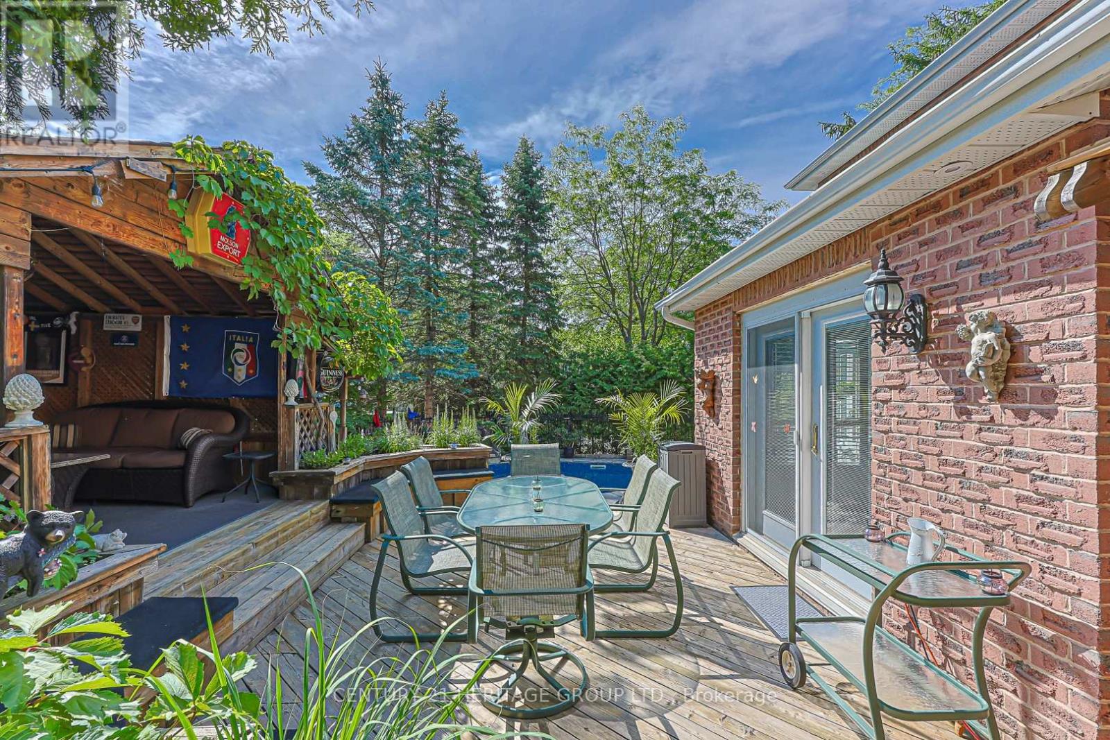 169 DELAYNE DRIVE - 41