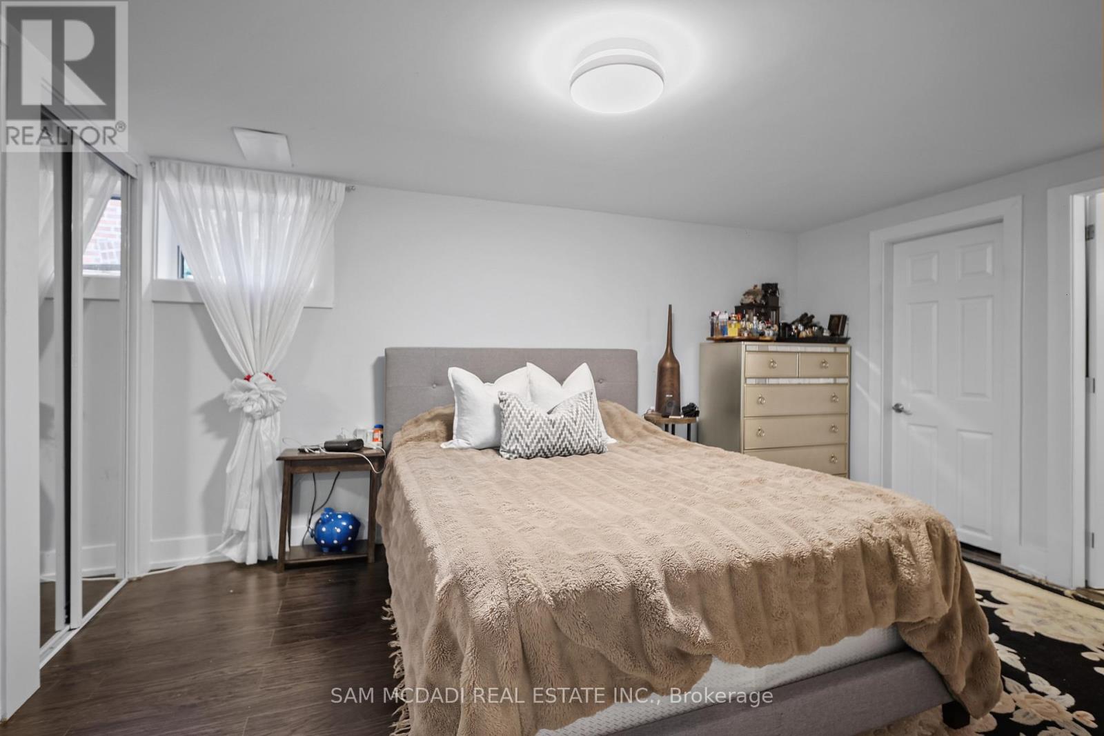 30 MAPLE AVENUE N - Image 30