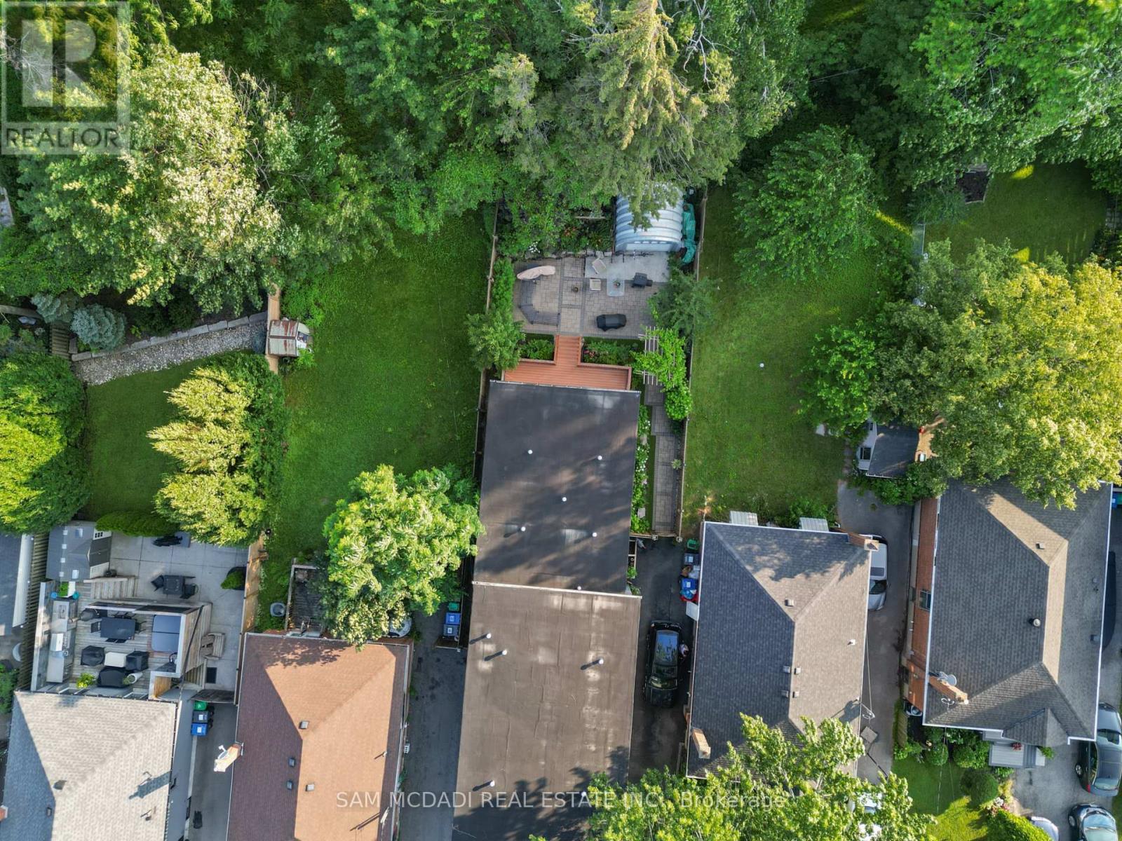 30 MAPLE AVENUE N - Image 36