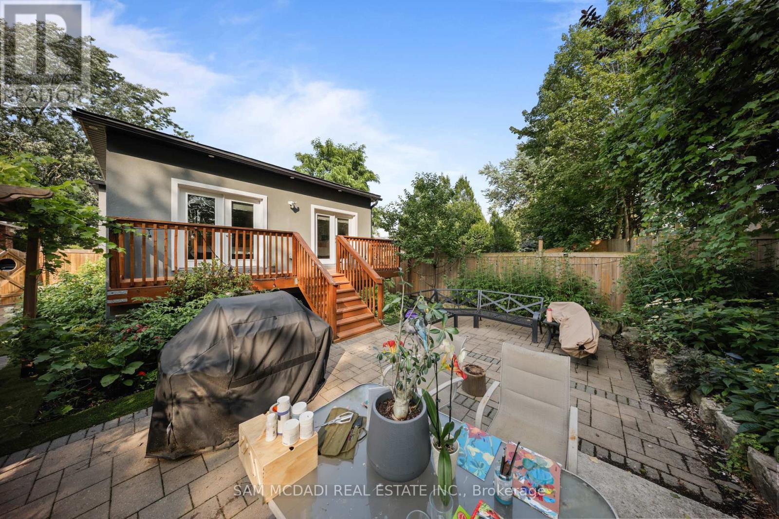 30 MAPLE AVENUE N - Image 32