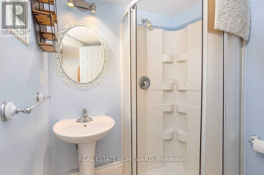 1 Bed, 1 Bath House for Rent in Ottawa – LOWER – 81 SWEETLAND AVENUE, Ottawa – MLS# X13616266 - Image 12