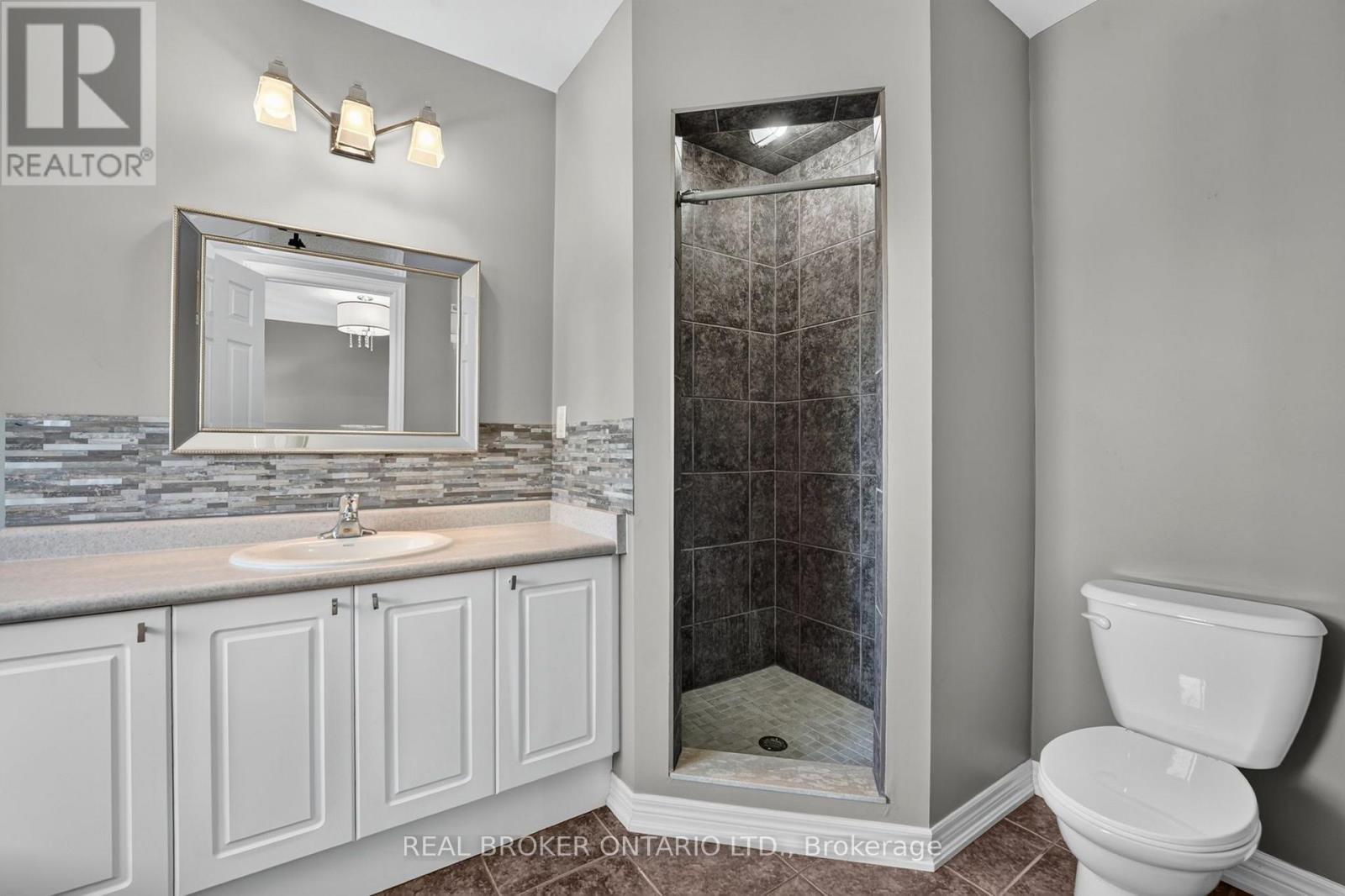 8 CHLOE STREET - Image 32