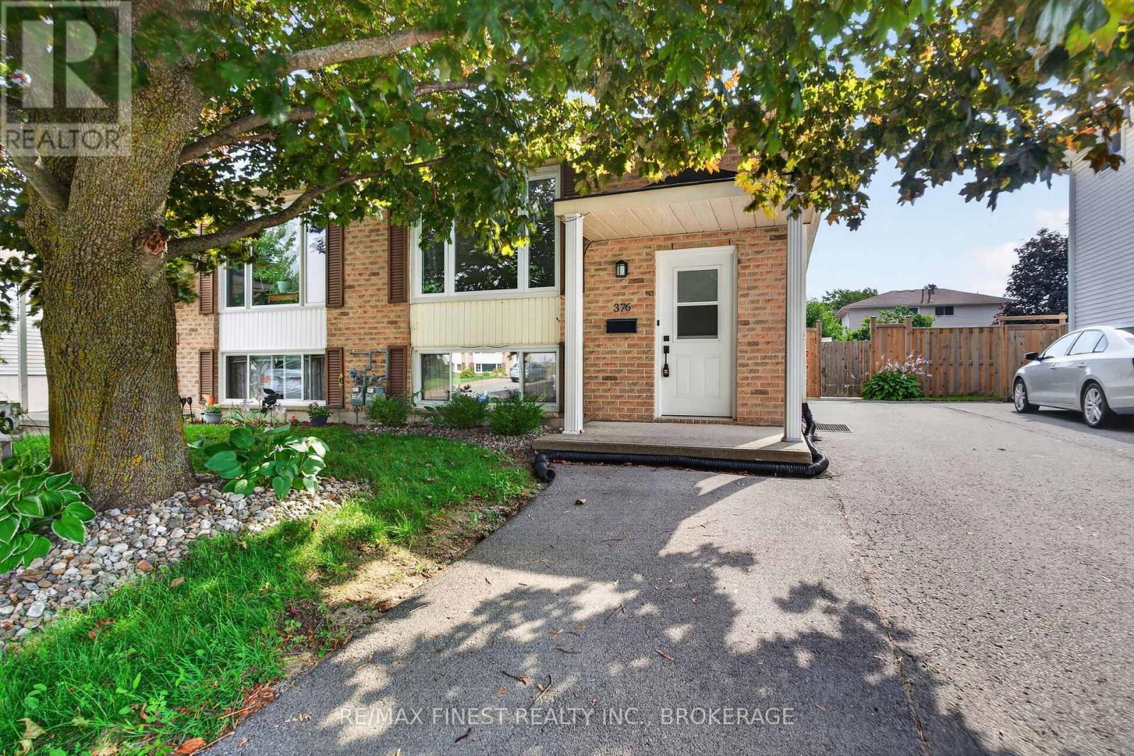 376 MELANIE AVENUE - 1