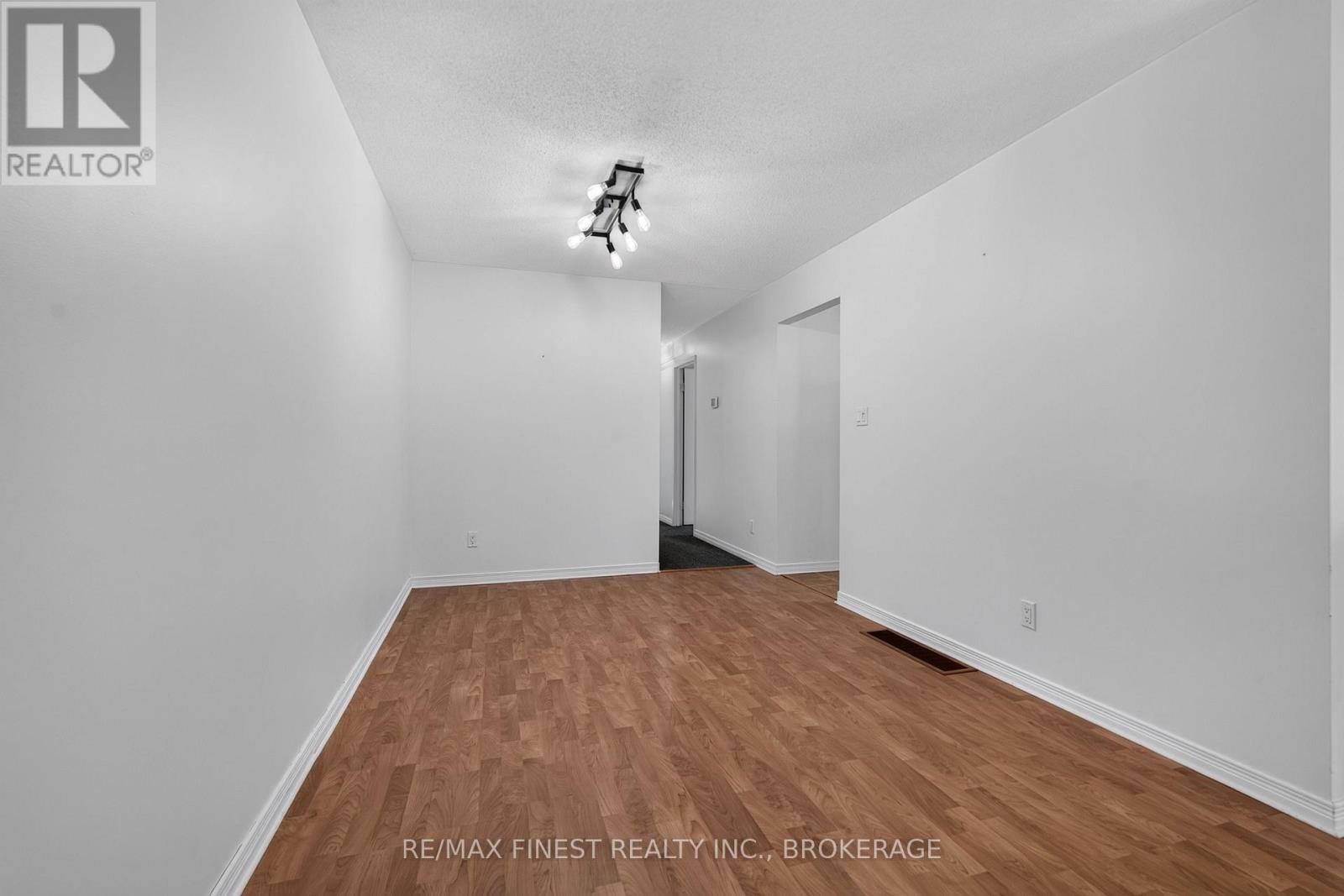 376 MELANIE AVENUE - 10