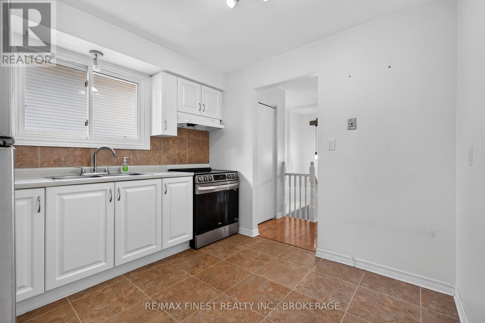 376 MELANIE AVENUE - 15