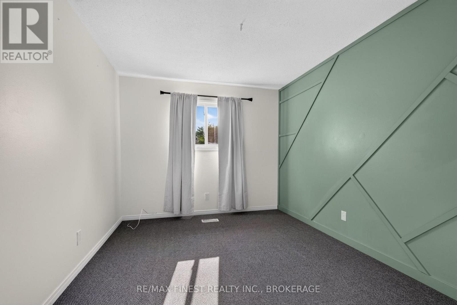 376 MELANIE AVENUE - 19