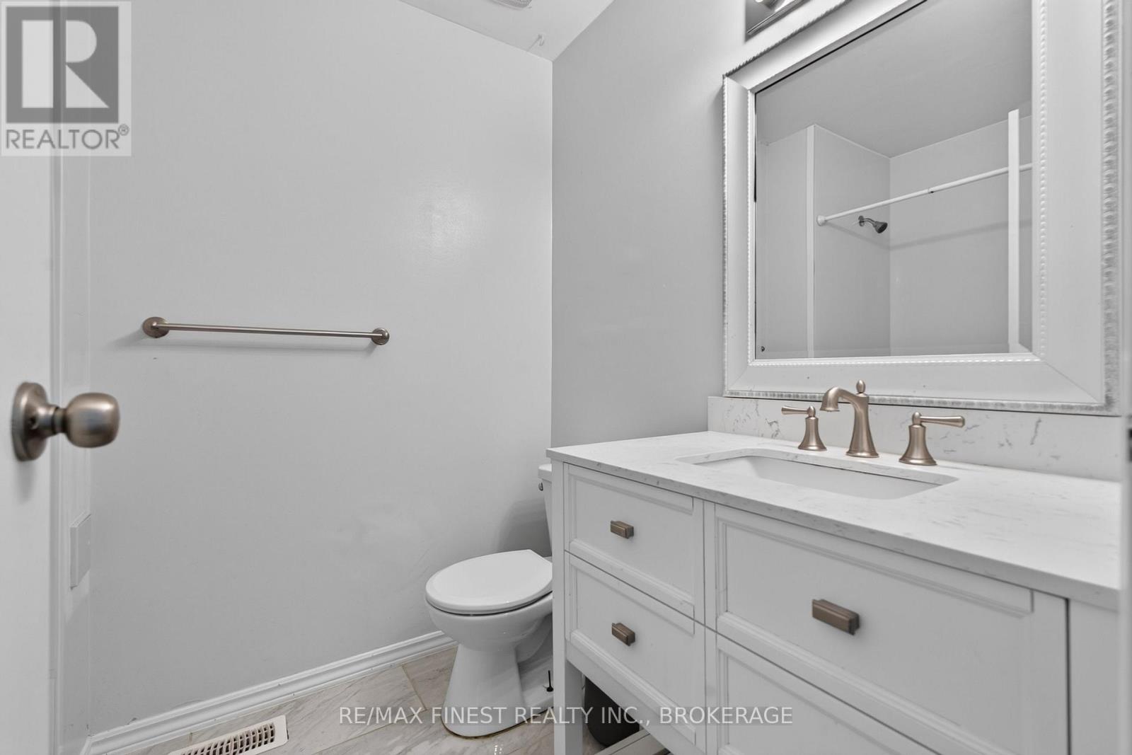 376 MELANIE AVENUE - 21