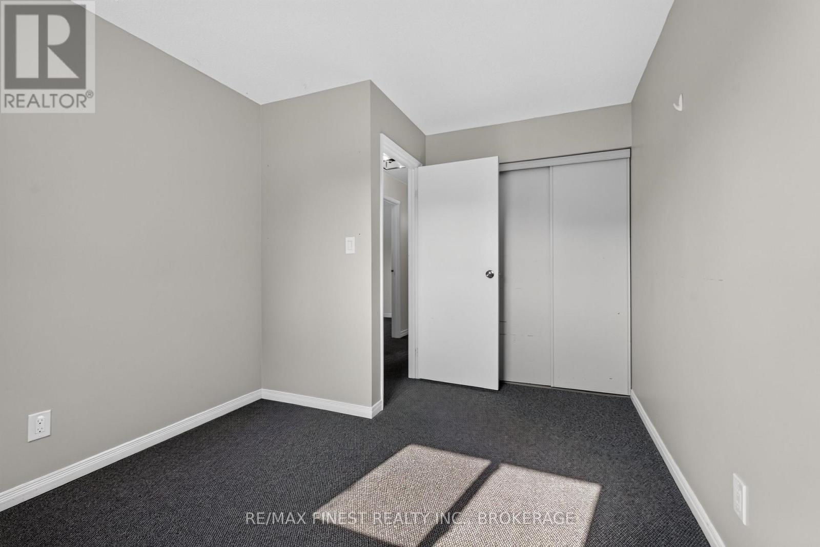 376 MELANIE AVENUE - 24