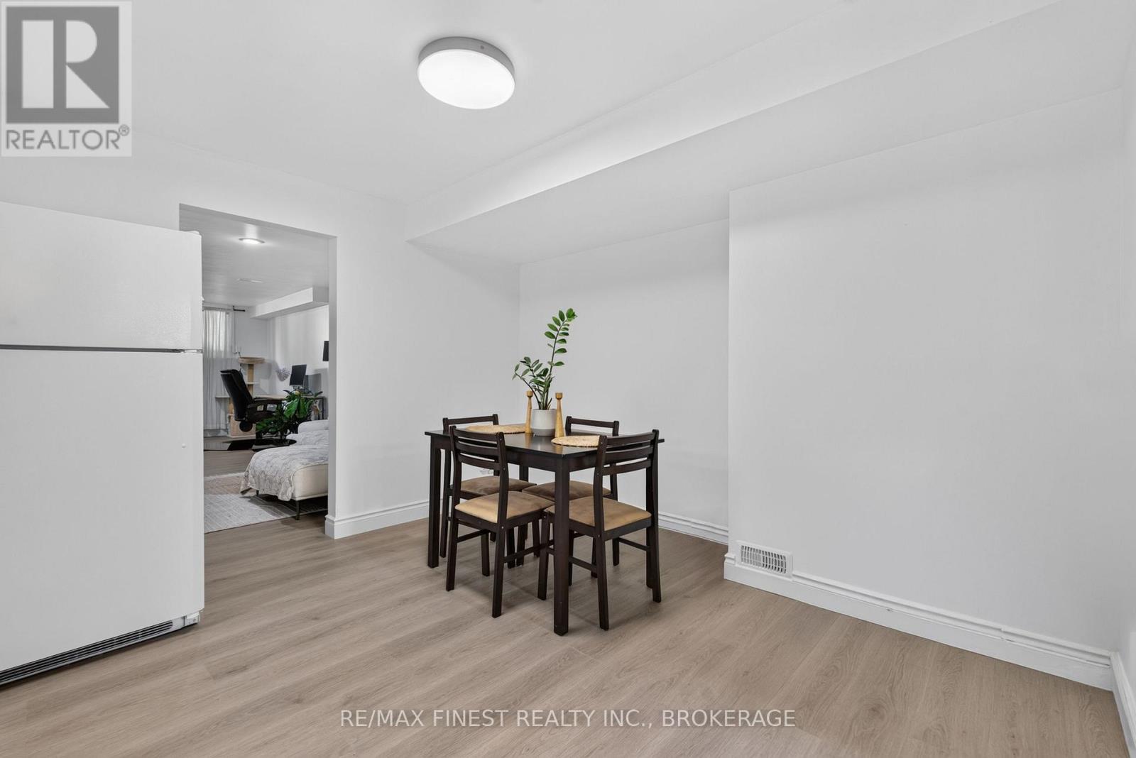 376 MELANIE AVENUE - 29