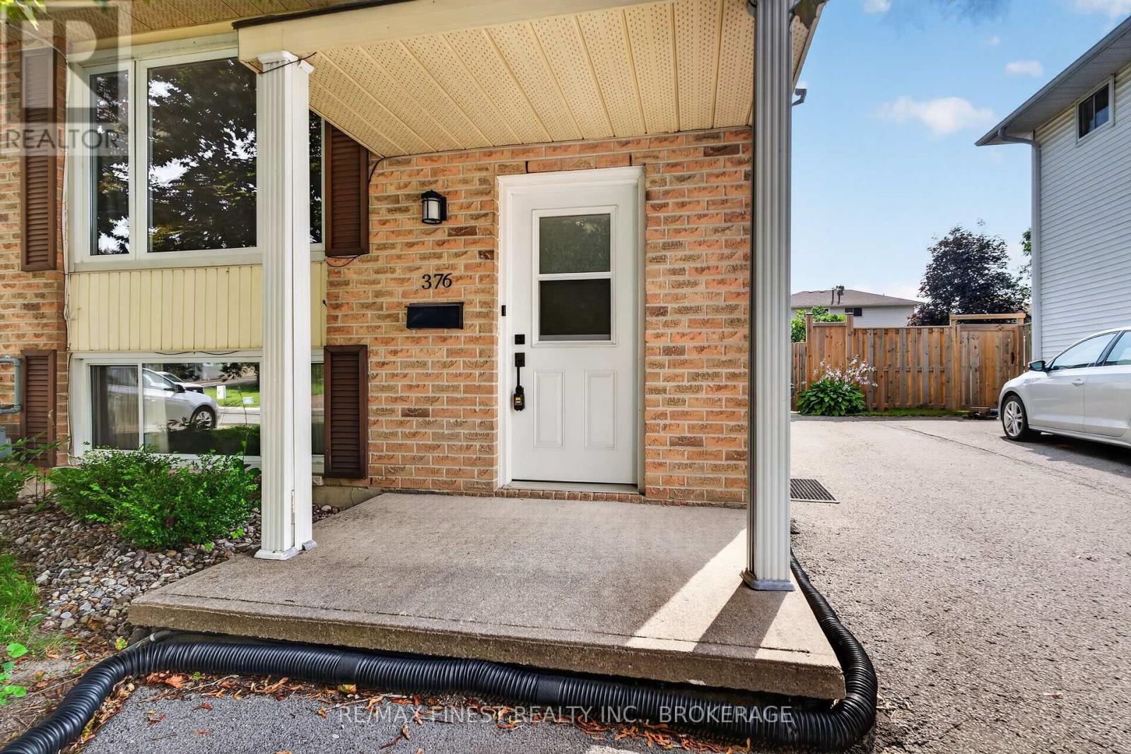 376 MELANIE AVENUE - 3