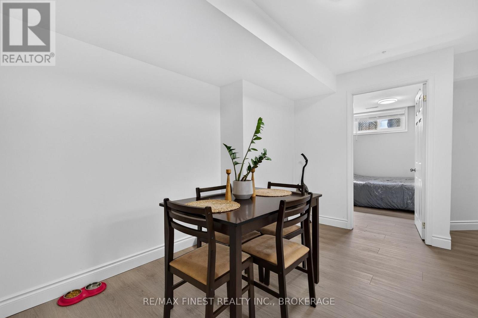 376 MELANIE AVENUE - 30
