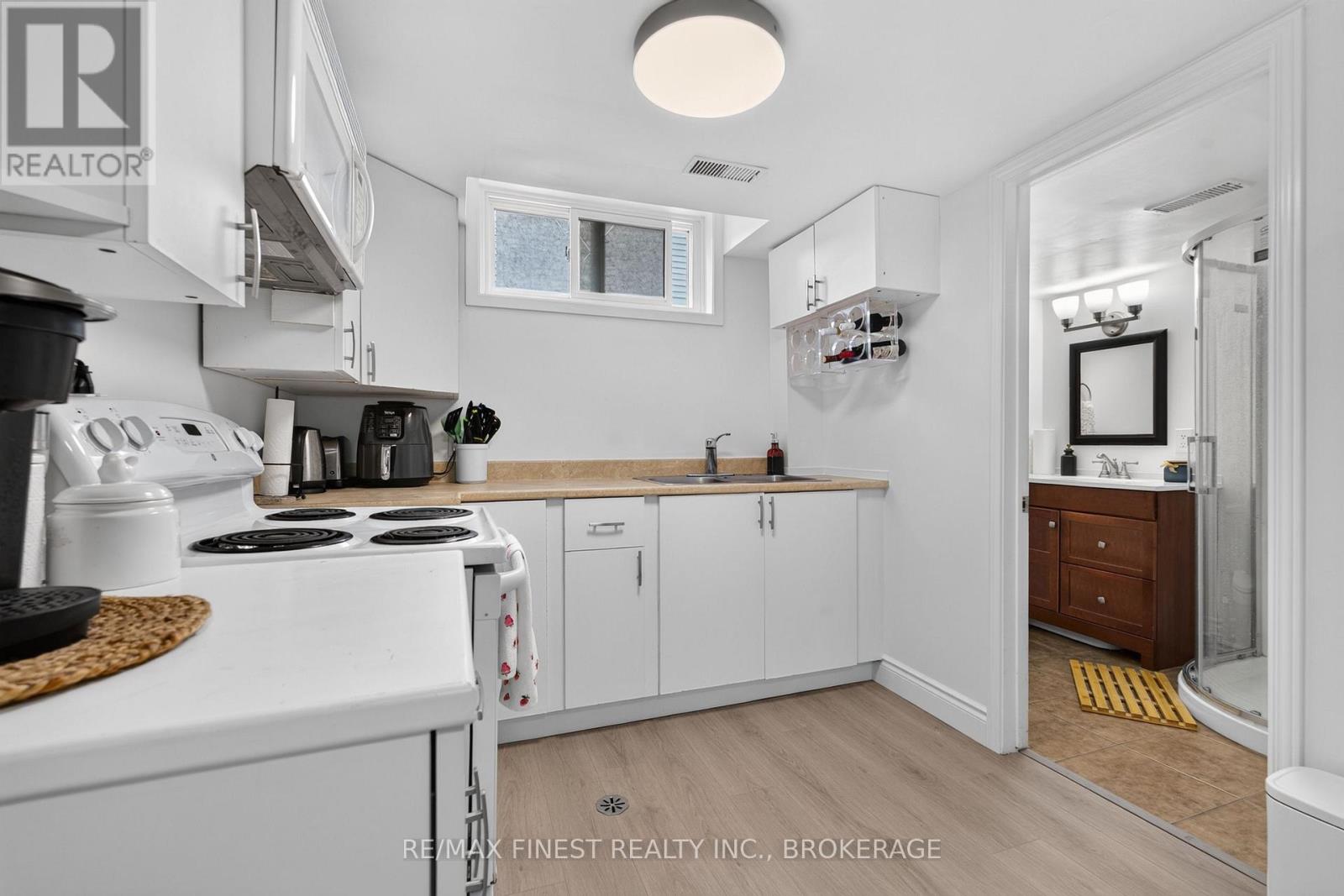 376 MELANIE AVENUE - 31