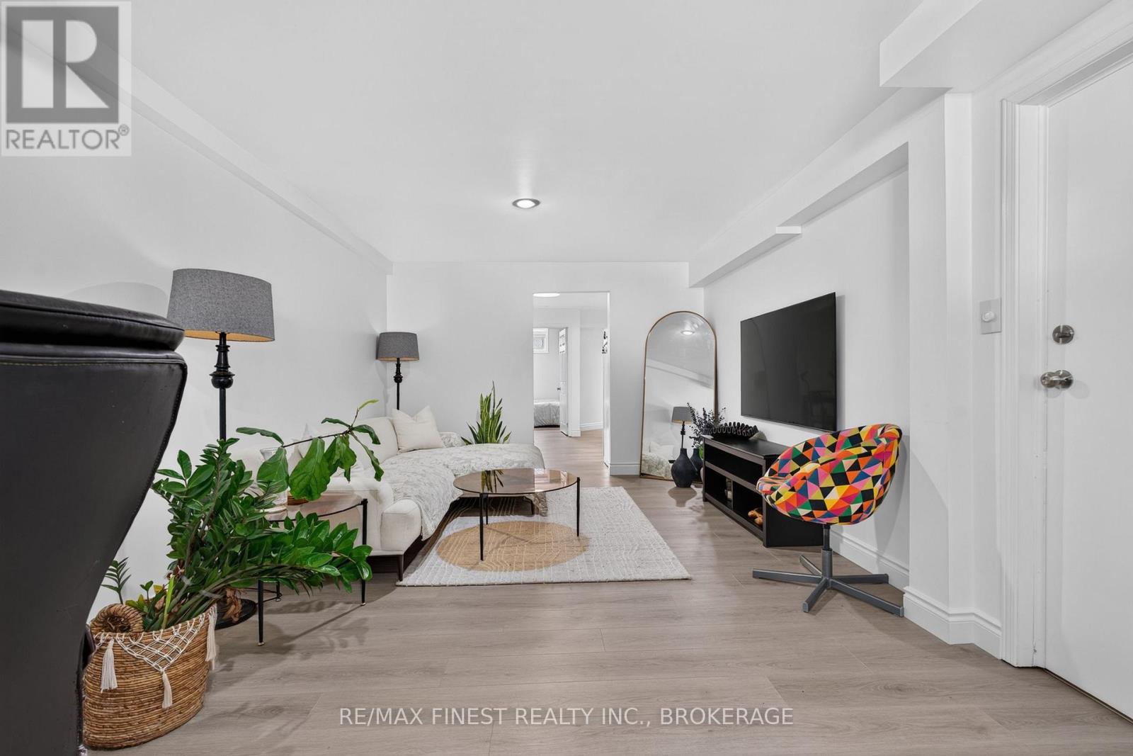 376 MELANIE AVENUE - 37