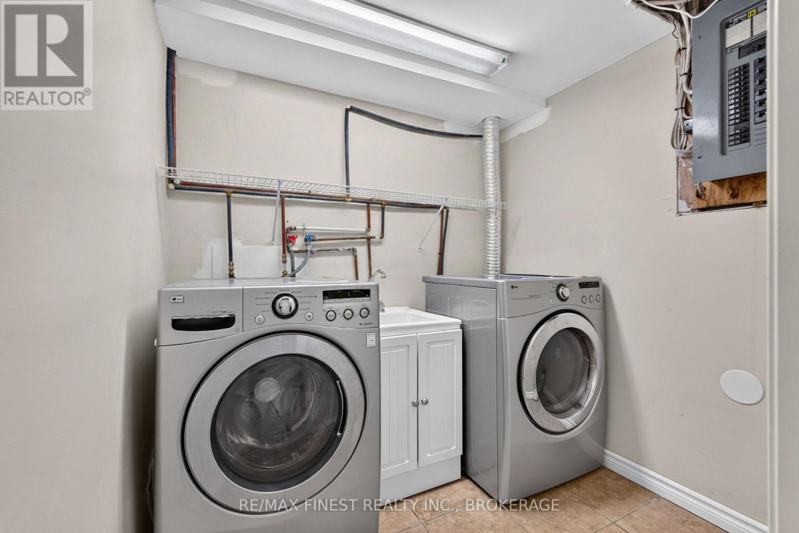 376 MELANIE AVENUE - 38