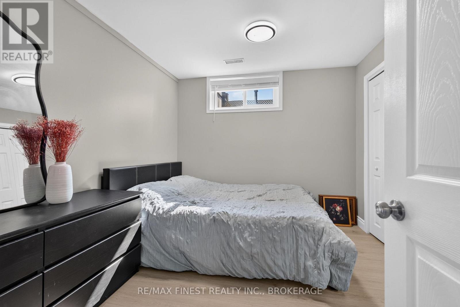 376 MELANIE AVENUE - 39