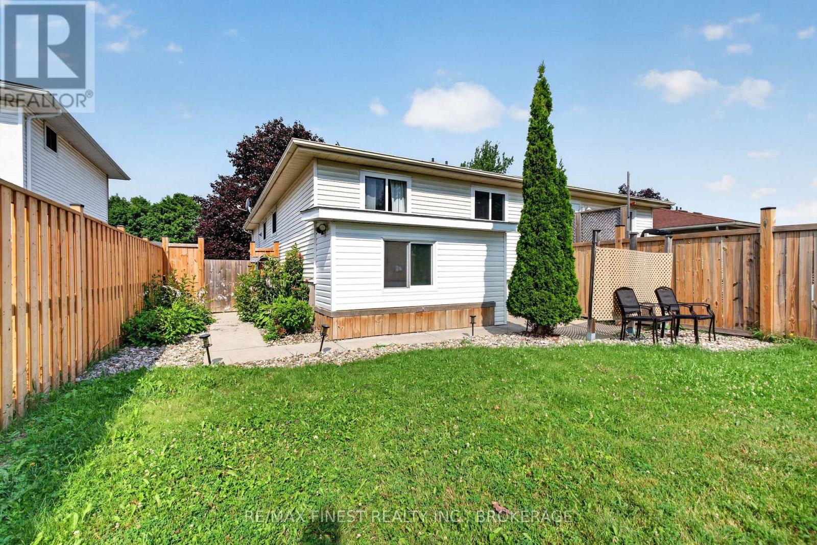 376 MELANIE AVENUE - 44