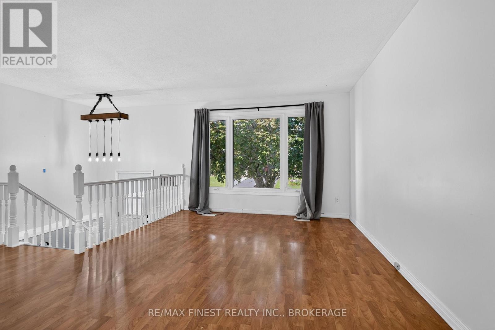 376 MELANIE AVENUE - 5