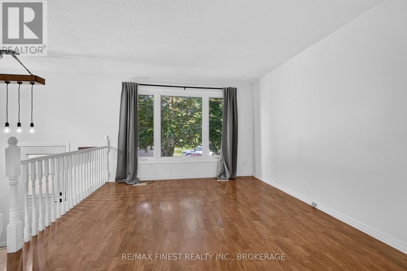 376 MELANIE AVENUE - 6