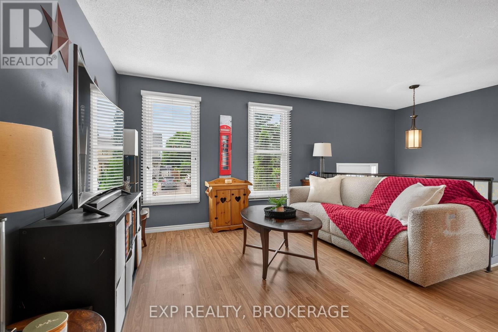 885 LARCHWOOD CRESCENT - Image 5