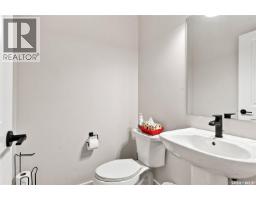 65 651 Dubois Crescent, Saskatoon, SK S7V1N3 Photo 13