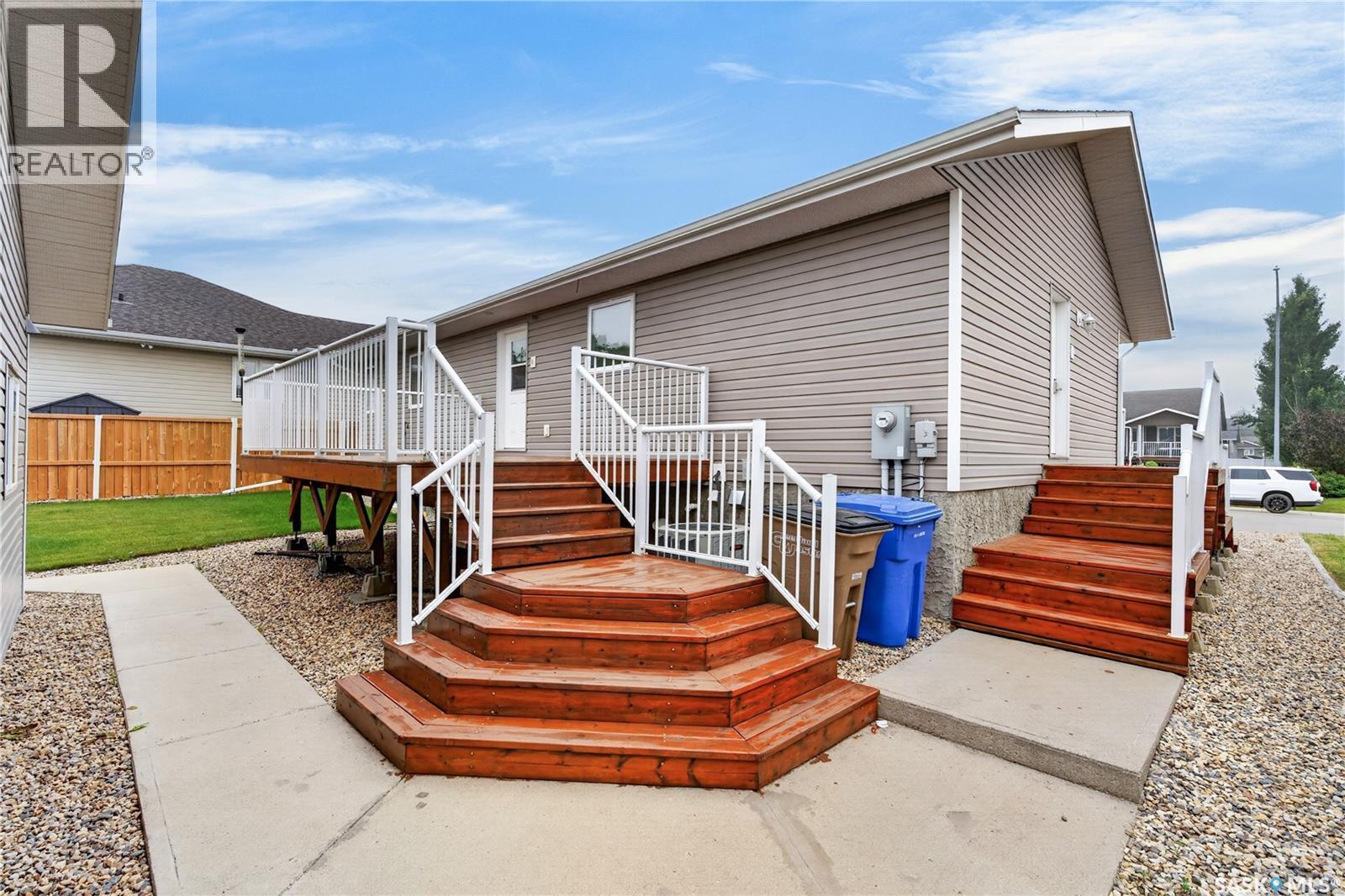 212 Regent STREET, Melfort — photo 2