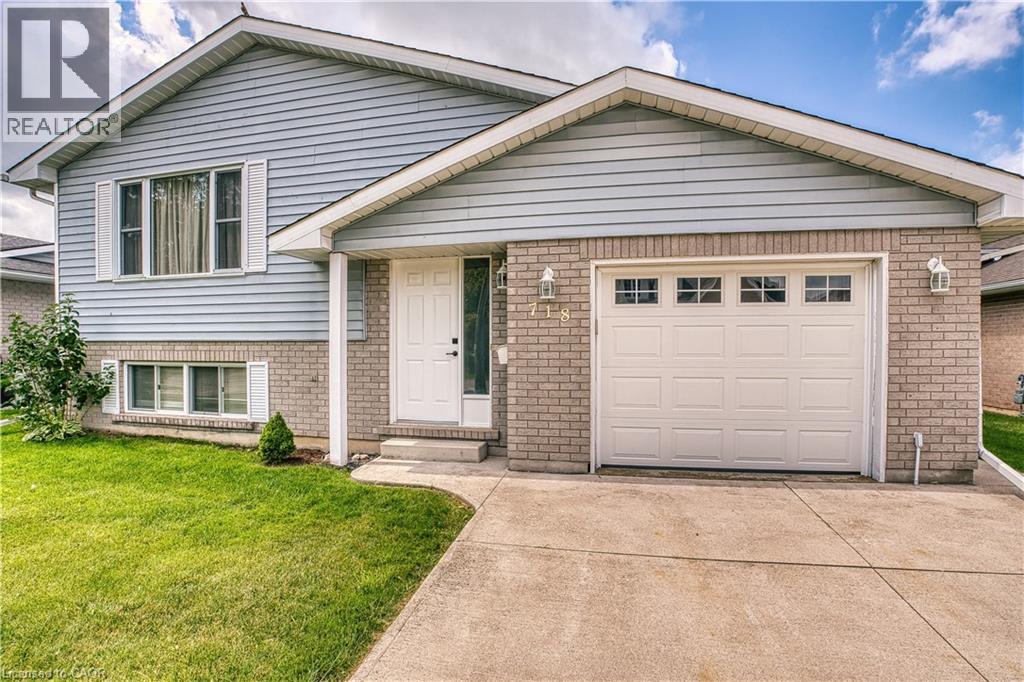 718 EDGAR Street W - 2