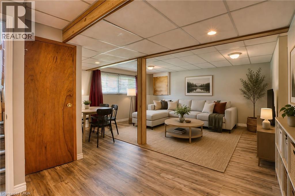 718 EDGAR Street W - 27