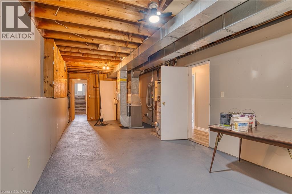 718 EDGAR Street W - 35