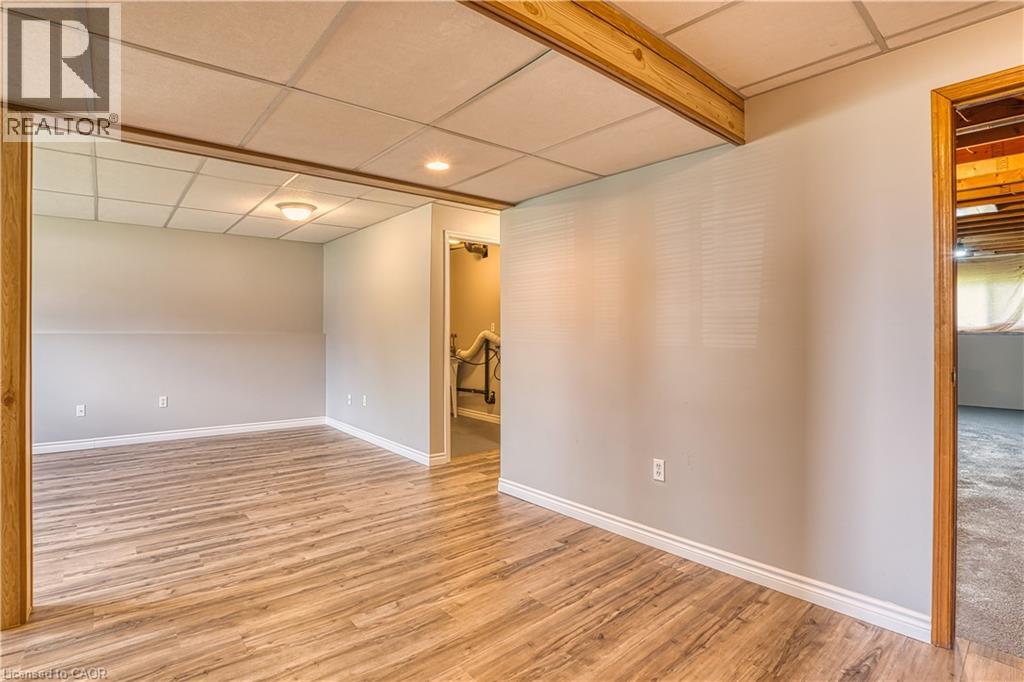 718 EDGAR Street W - 26
