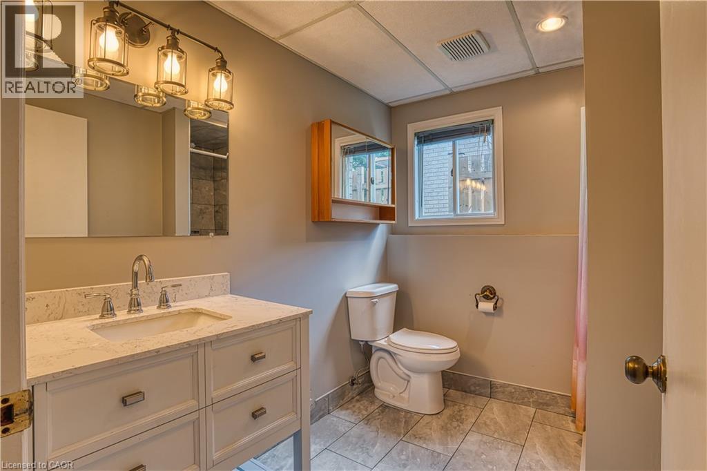 718 EDGAR Street W - 31