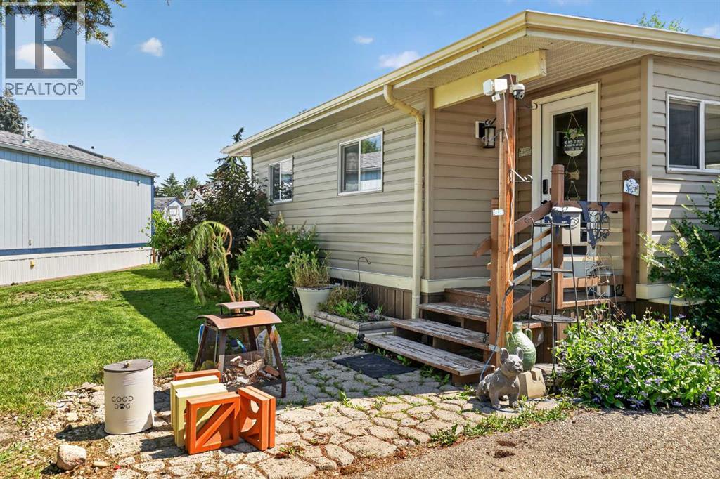 353 Burroughs Circle NE, Monterey Park, Calgary photo 5
