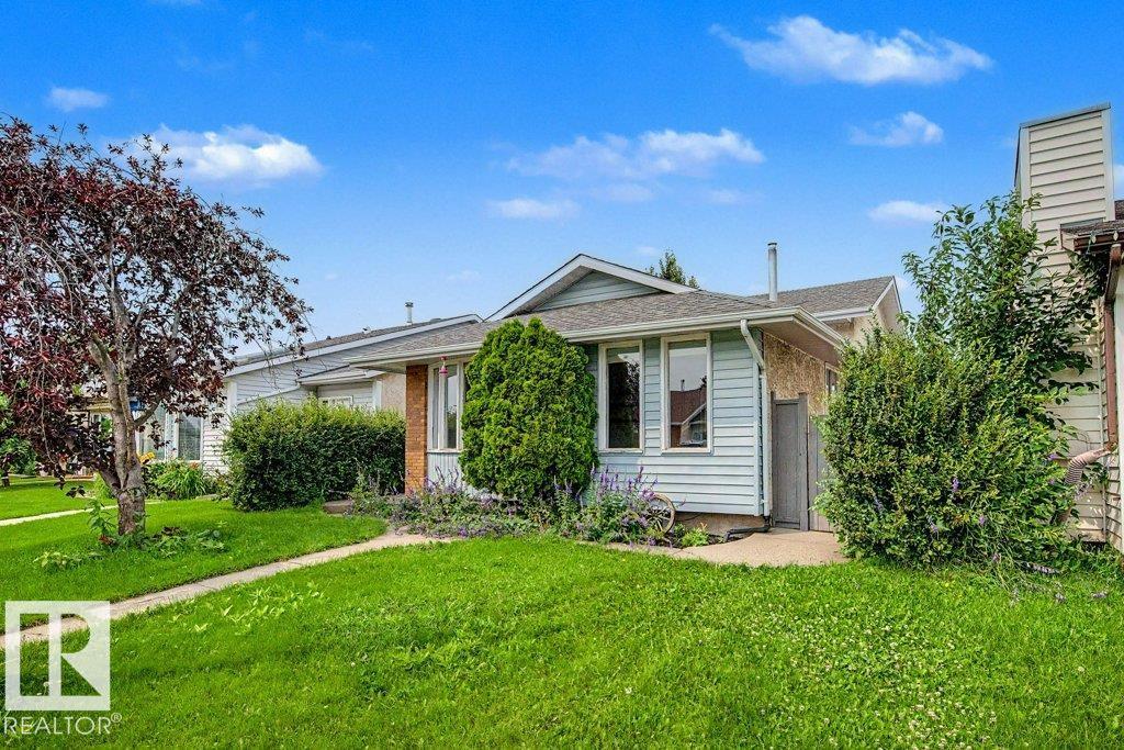 312 LAGO LINDO CR NW, Lago Lindo, Edmonton photo 1