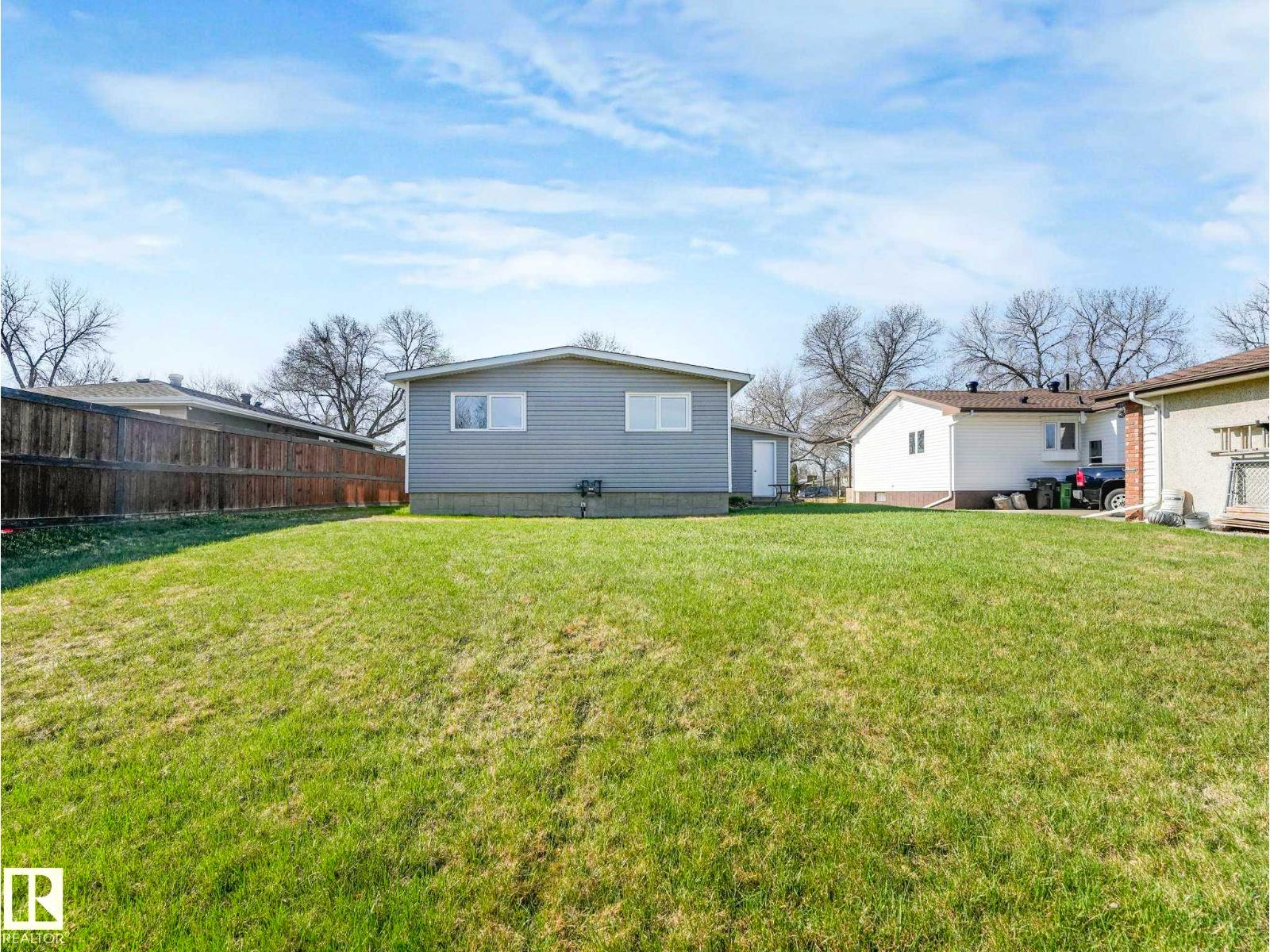 5916 148 AV NW - 10