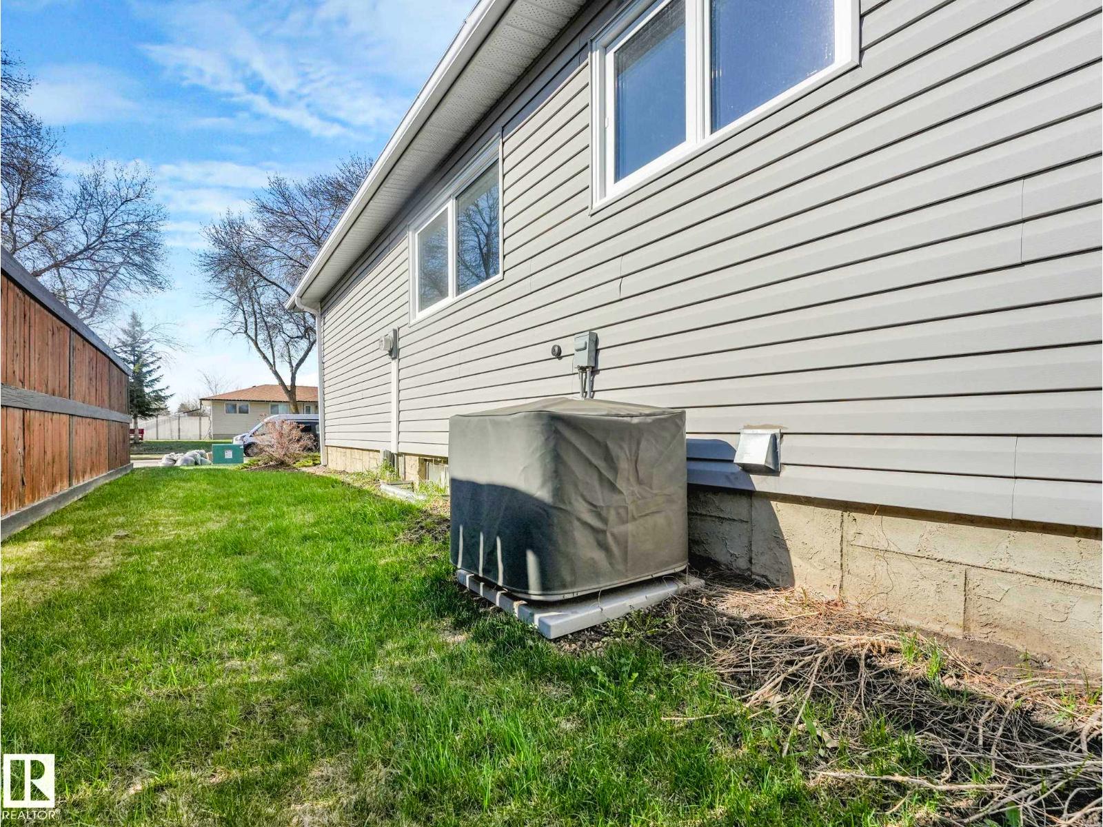 5916 148 AV NW - 11