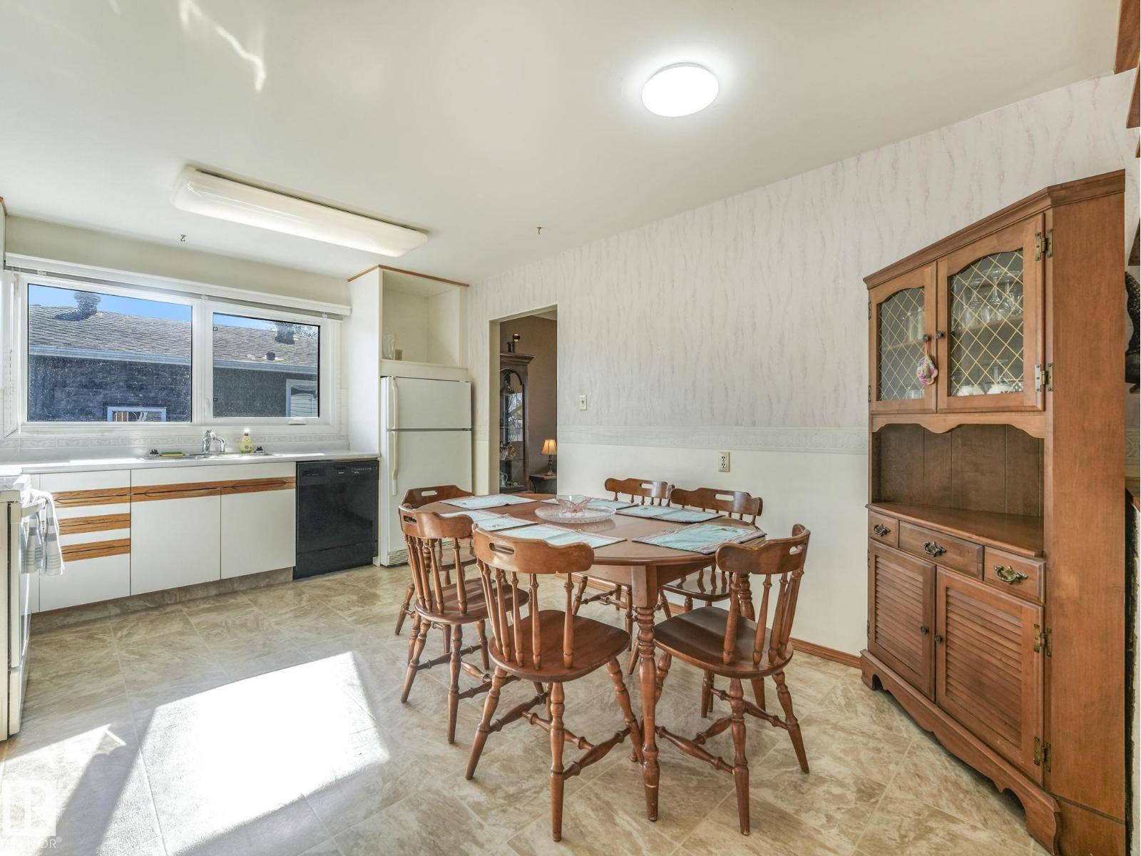 5916 148 AV NW - 23