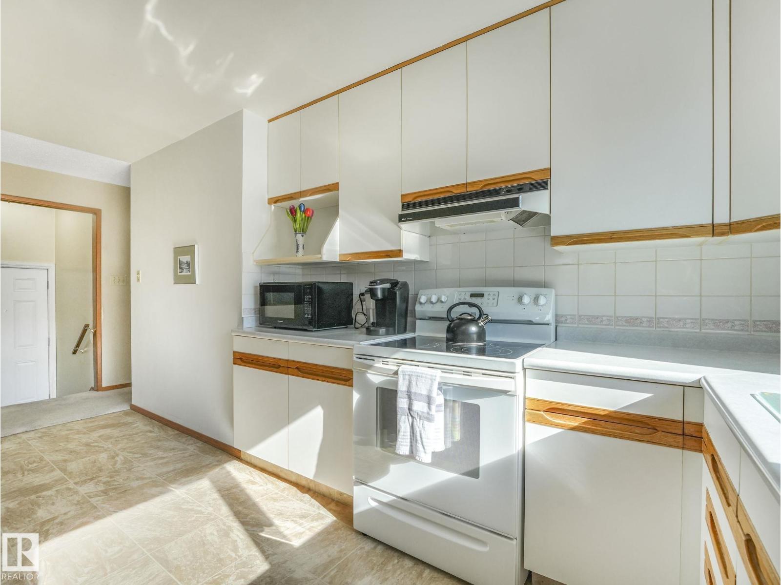 5916 148 AV NW - 24