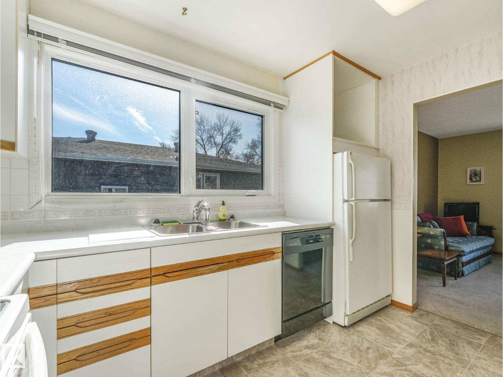 5916 148 AV NW - 26