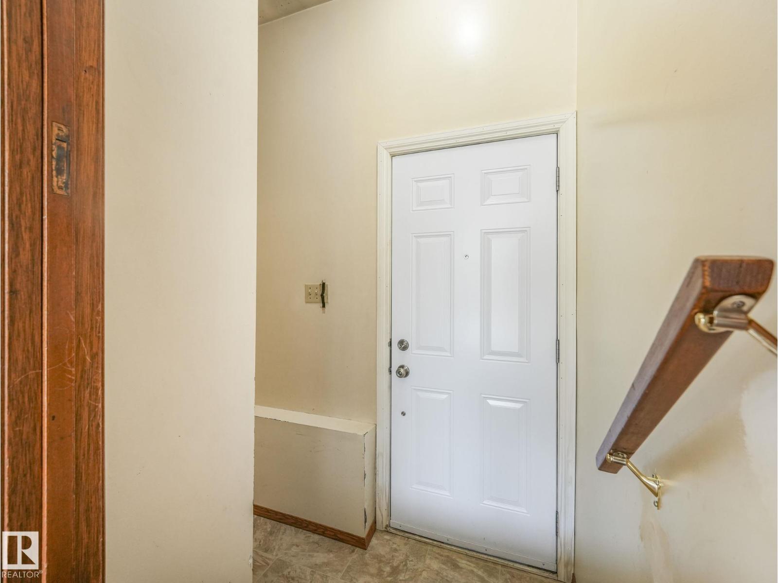 5916 148 AV NW - 30