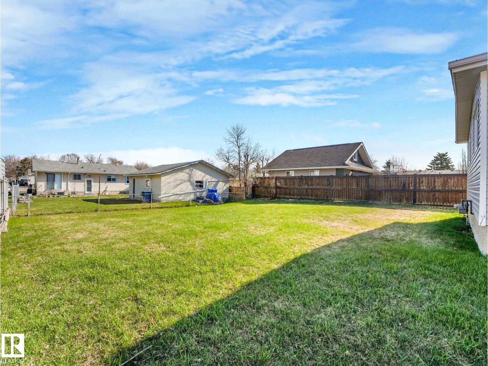 5916 148 AV NW - 9