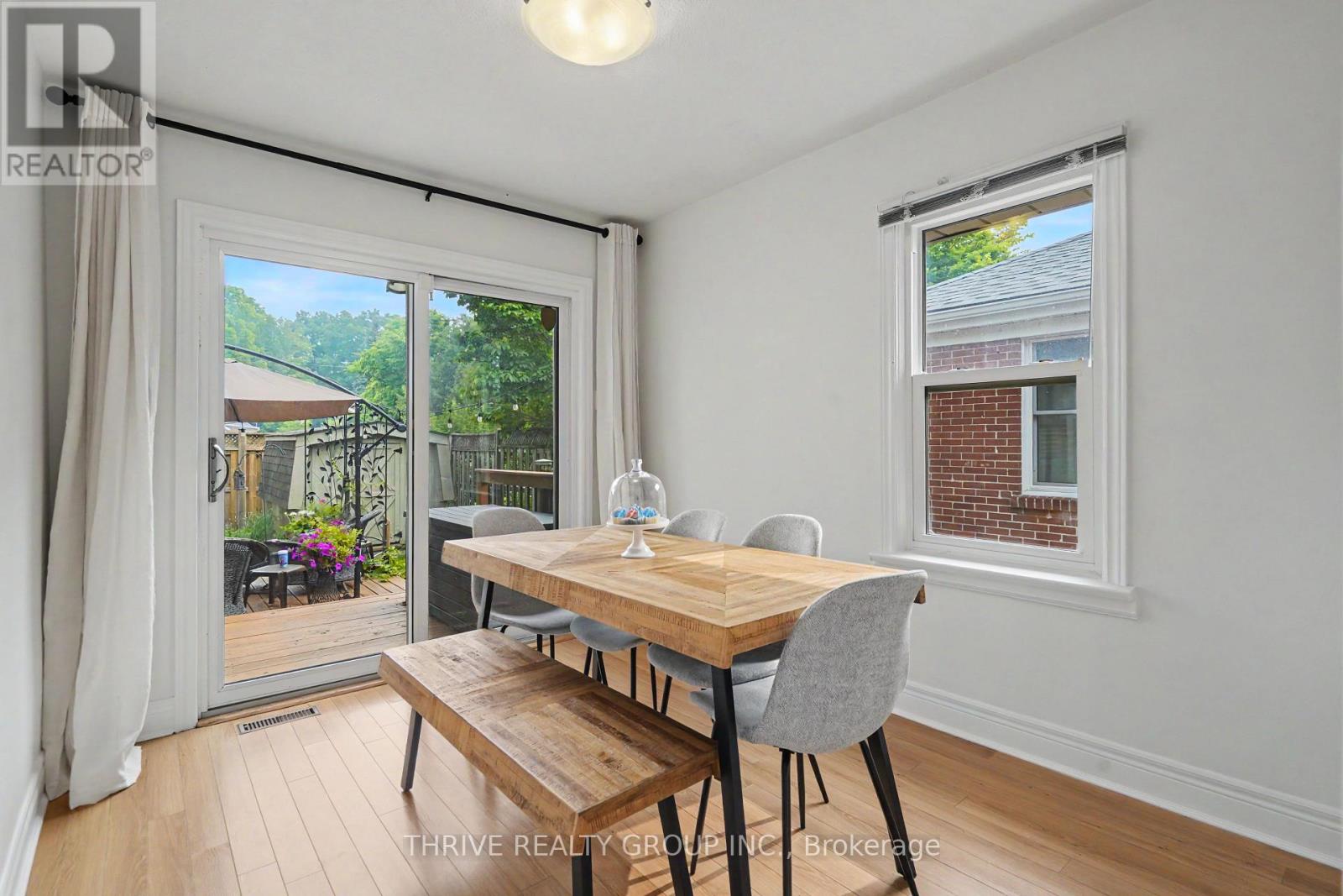 10 BYRON AVENUE E - Image 15