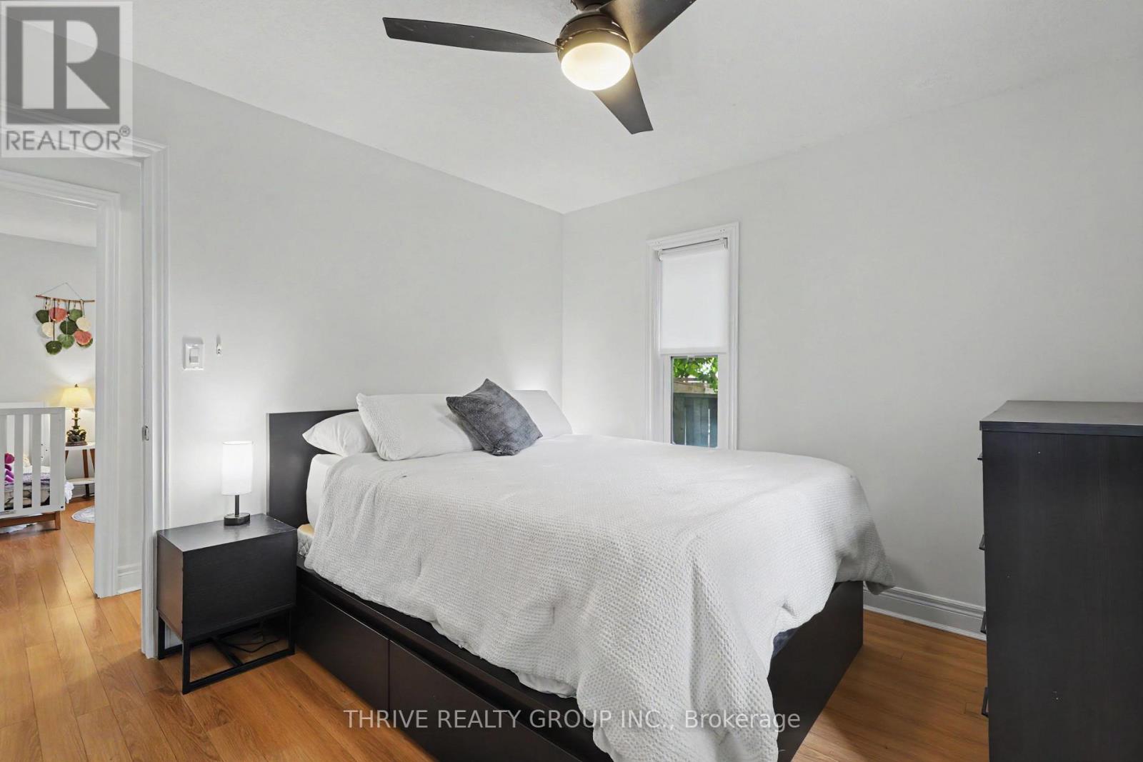 10 BYRON AVENUE E - Image 18