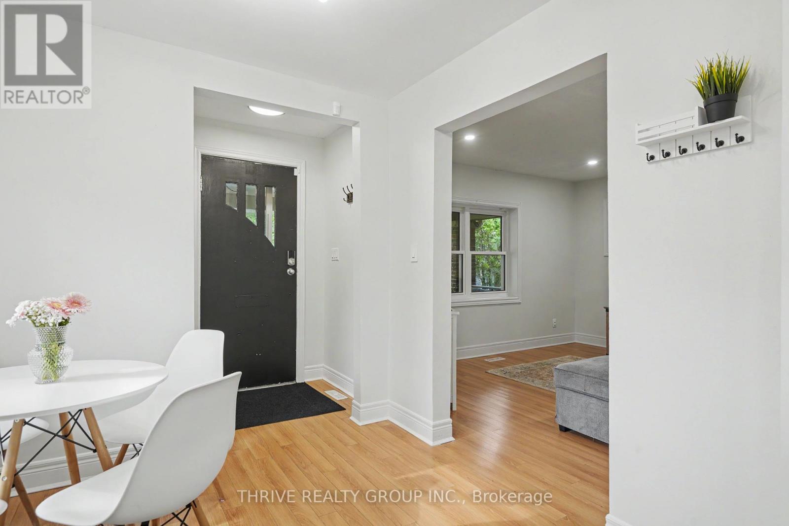 10 BYRON AVENUE E - Image 6