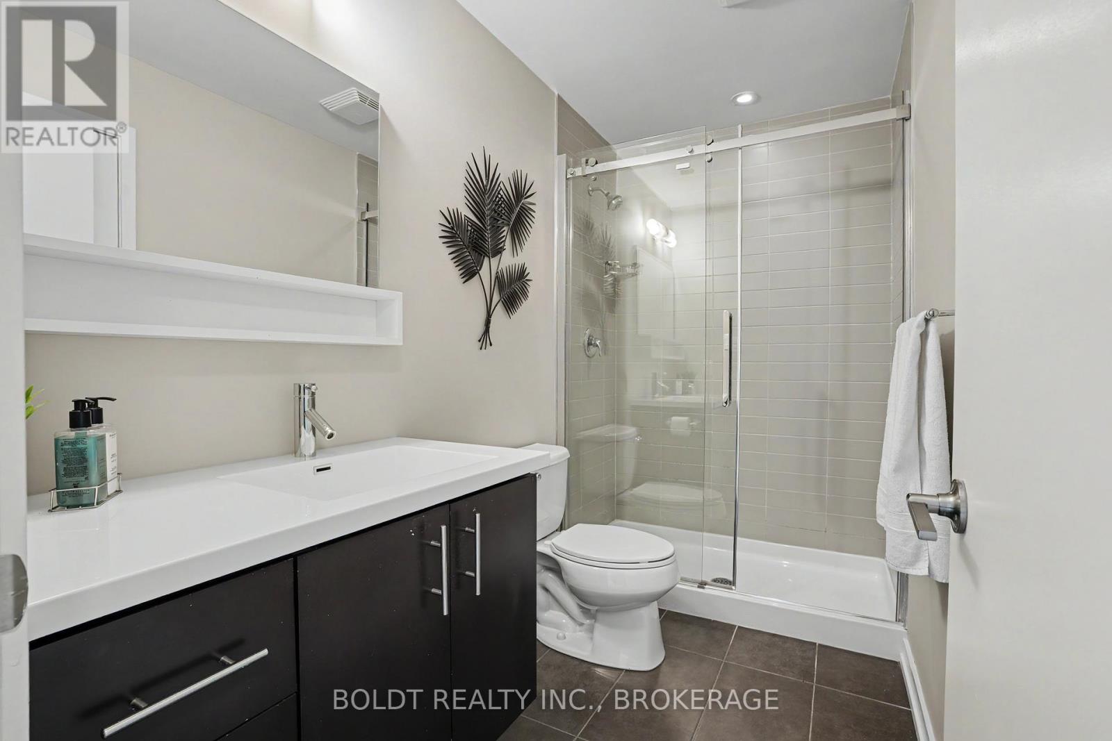 #13 510 NORTH SERVICE ROAD - 22
