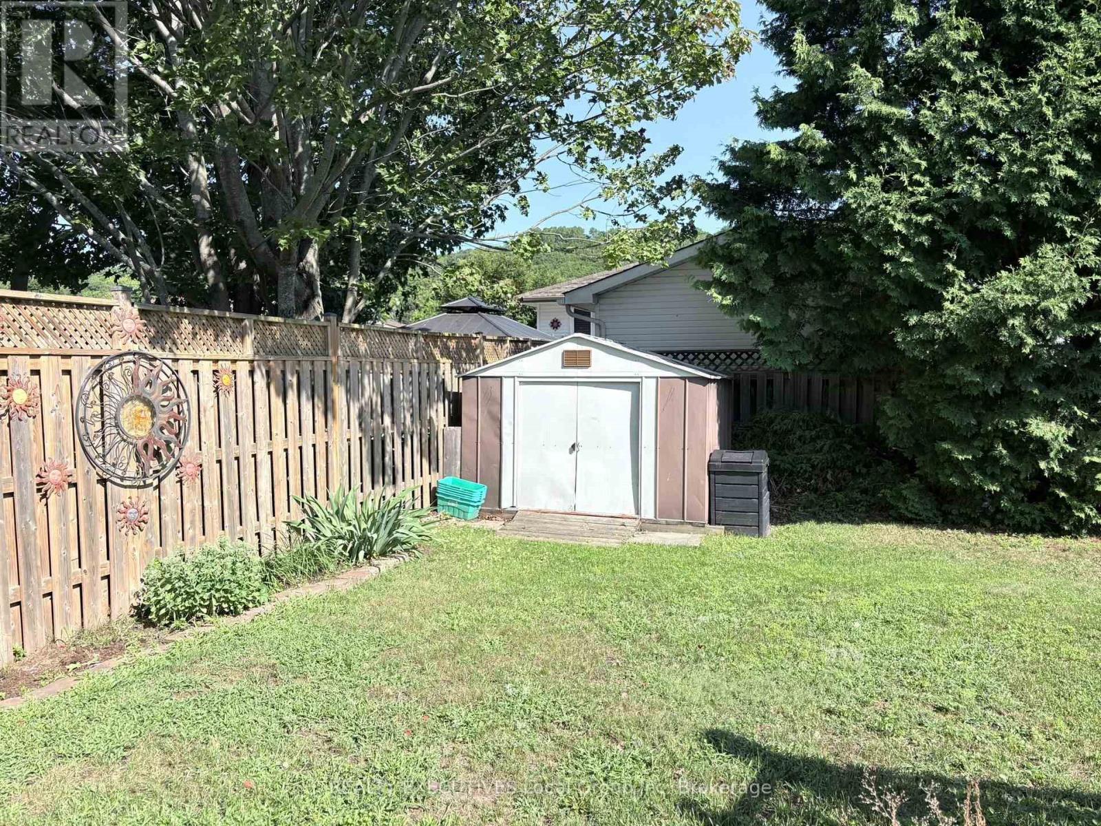 35 NANCY DRIVE - 37