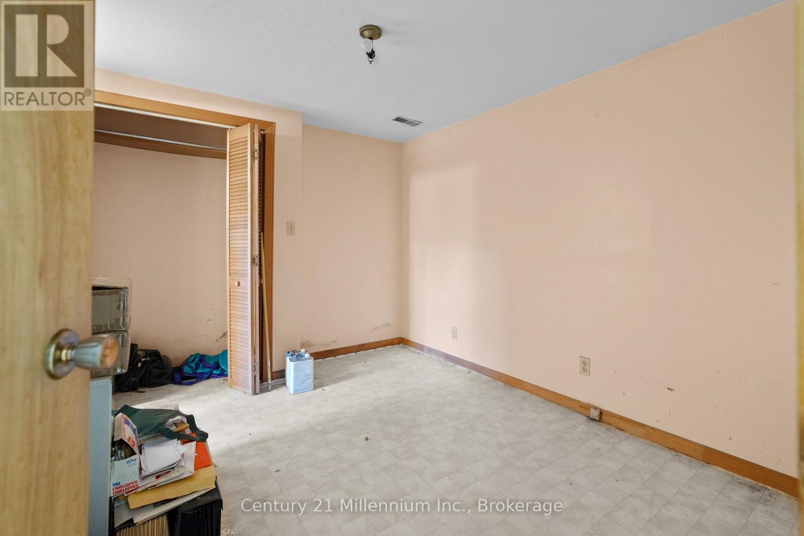 102768 GREY RD 18 ROAD - 33