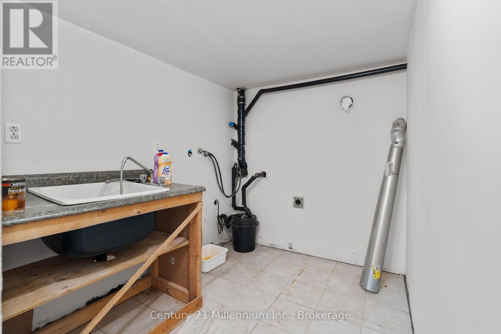 102768 GREY RD 18 ROAD - 34